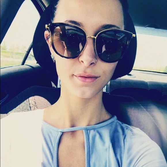 Meet your Posher, Jaye - Picture 1 of 1